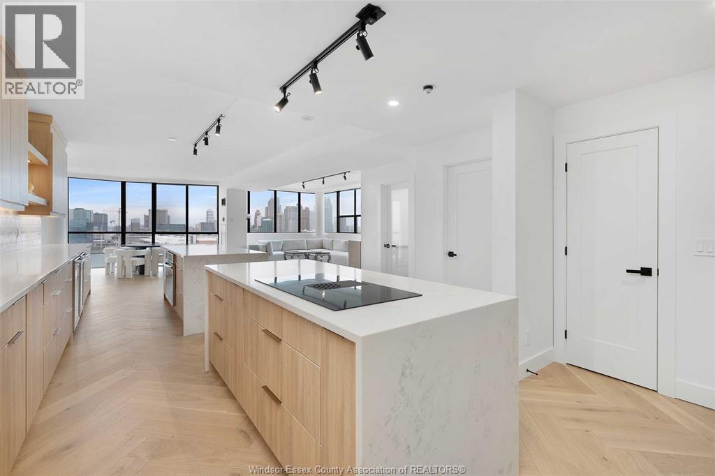 515 RIVERSIDE DRIVE West Unit# 1701