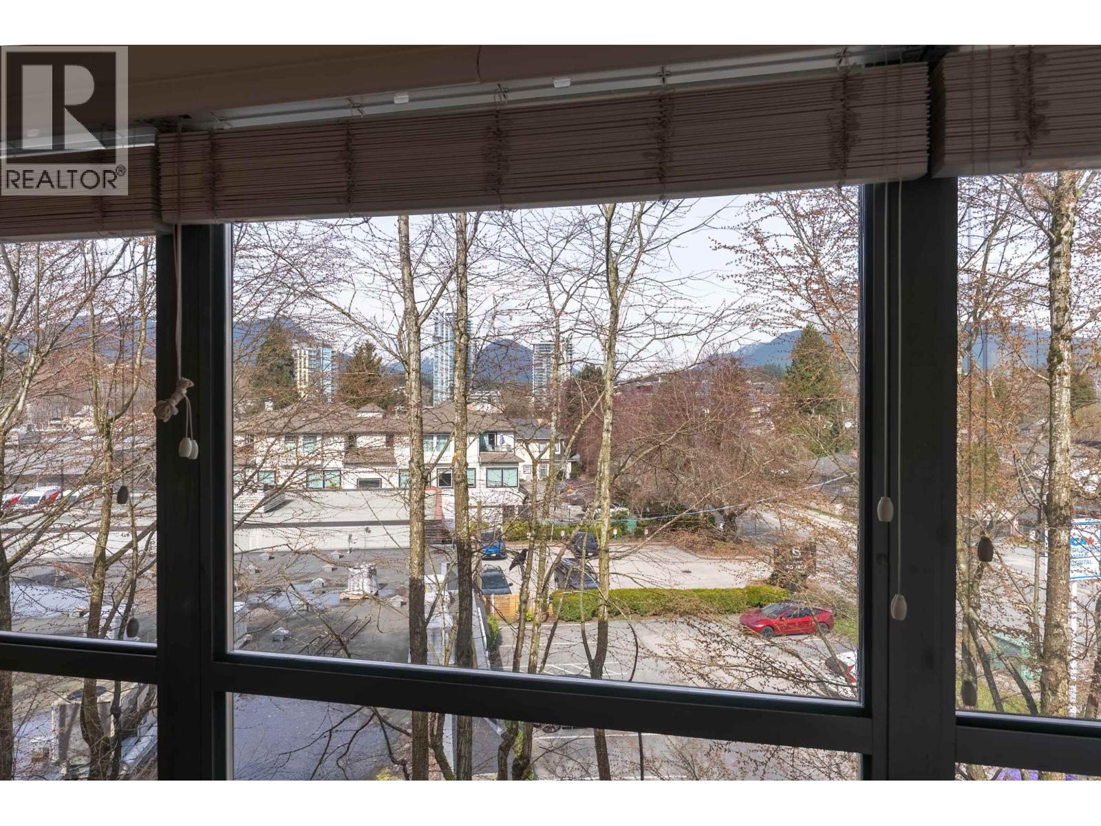 P12 223 MOUNTAIN HIGHWAY