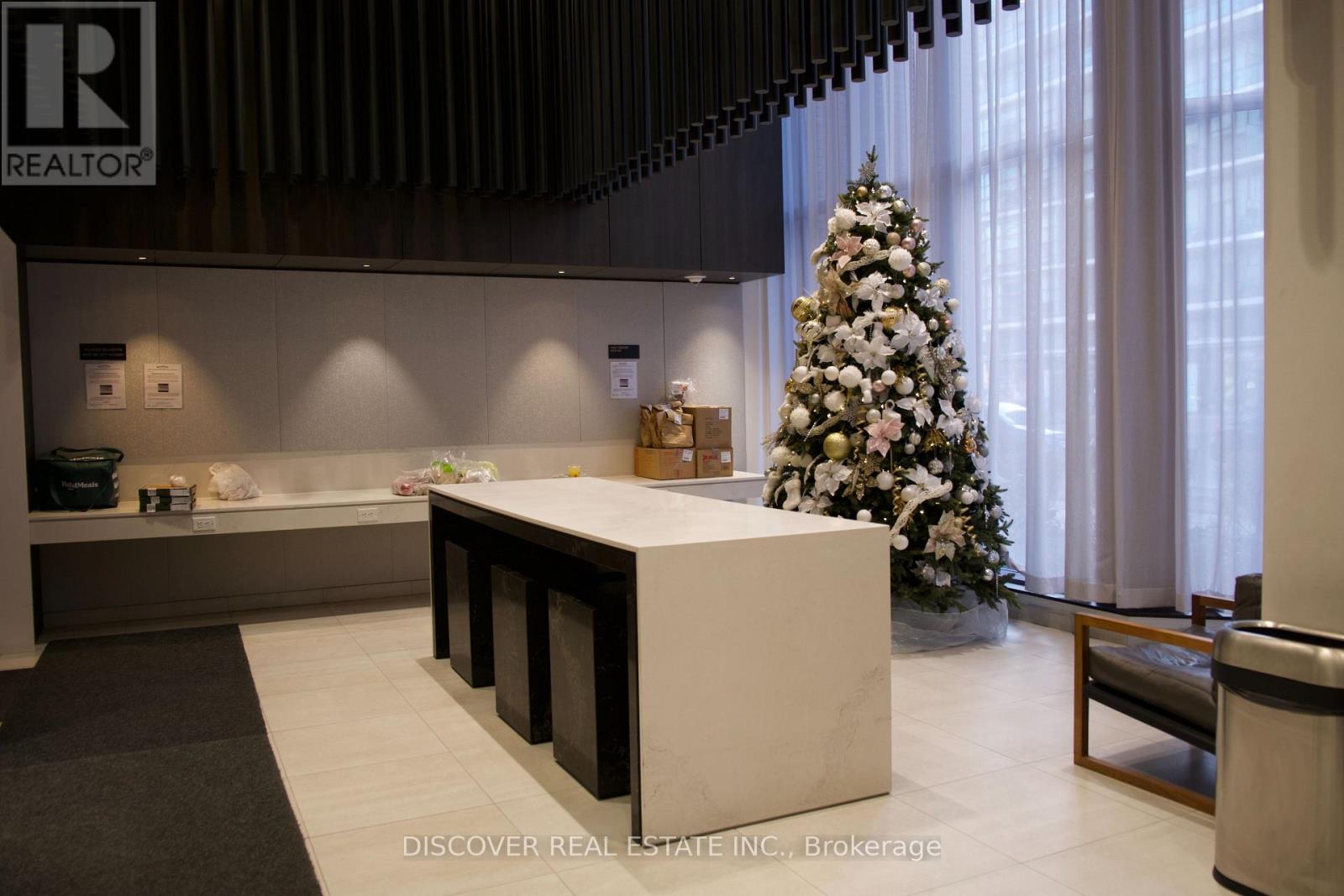 3704 - 4065 CONFEDERATION PARKWAY