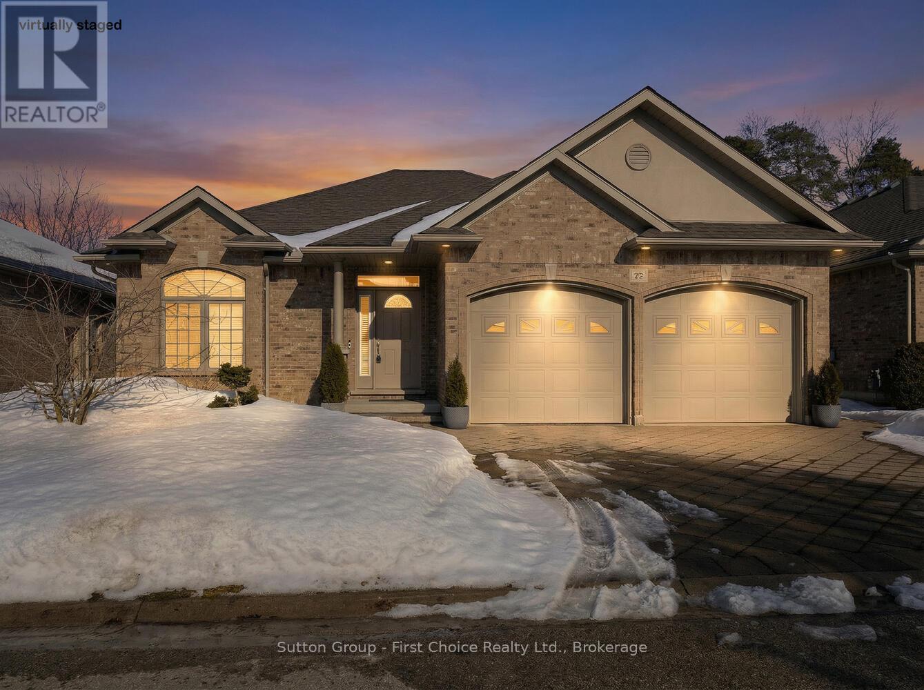 32 NORTH POINTE DRIVE