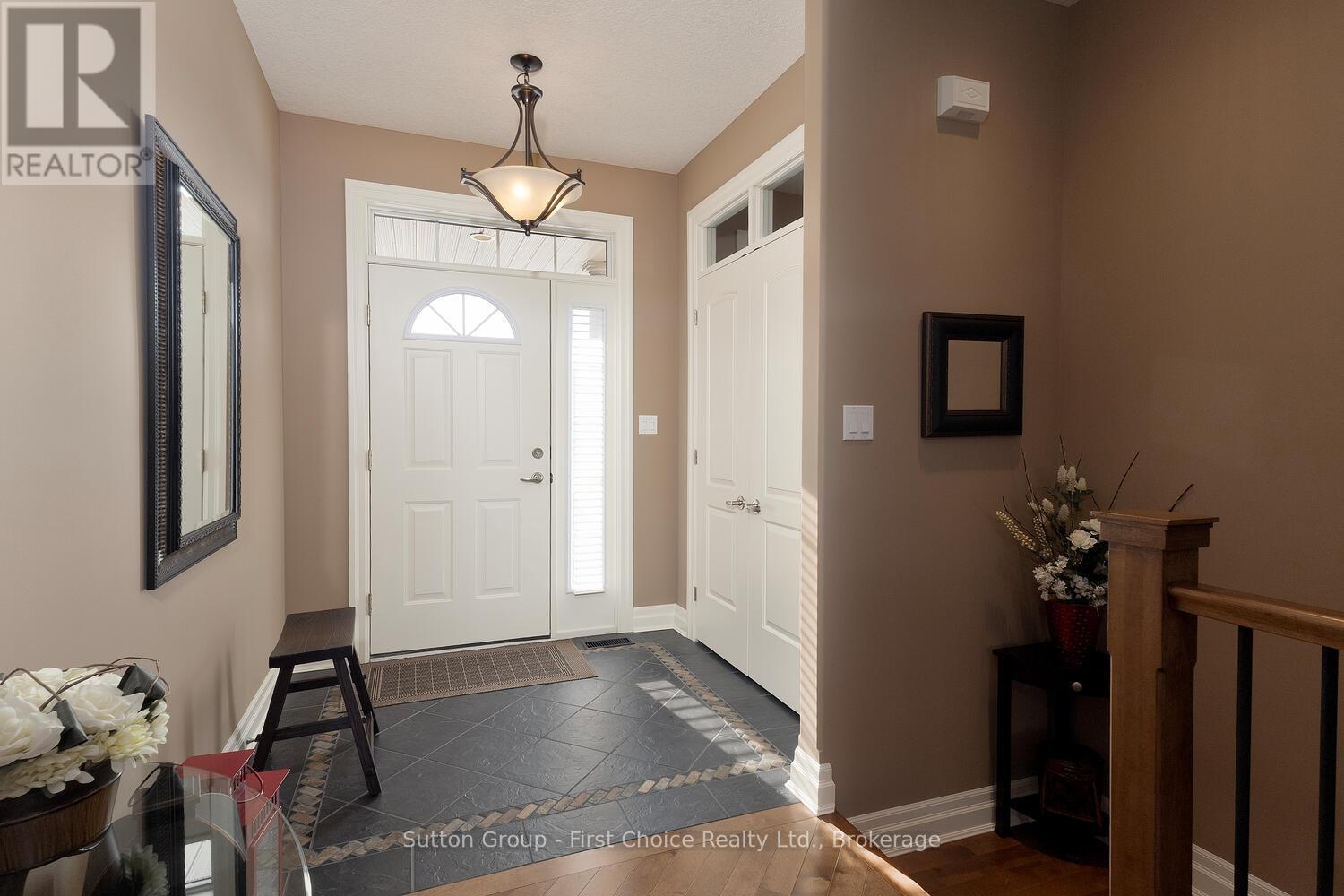 32 NORTH POINTE DRIVE