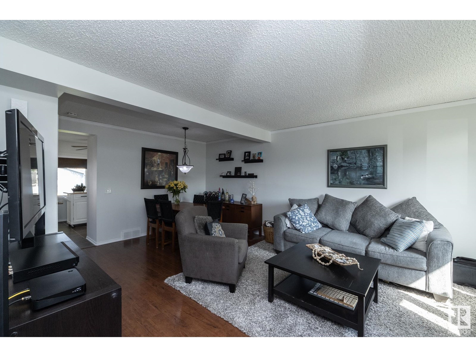 3306 48 ST NW