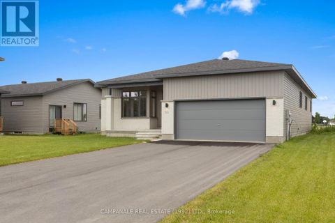 32 LEO MOSKOS STREET Arnprior ON K7S3Y4