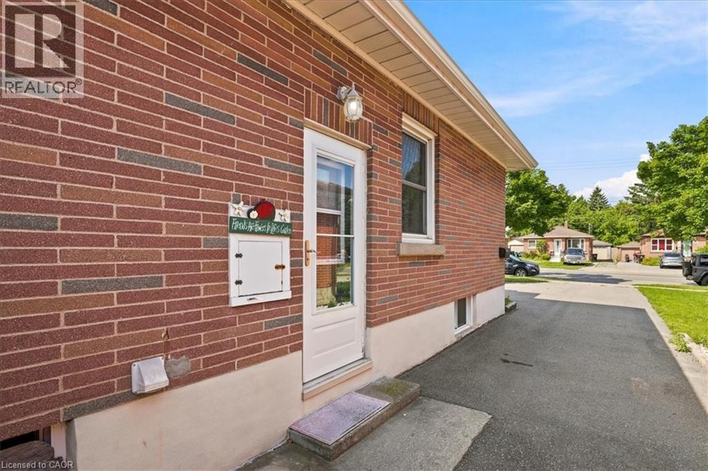 472 HIGHLAND Road E