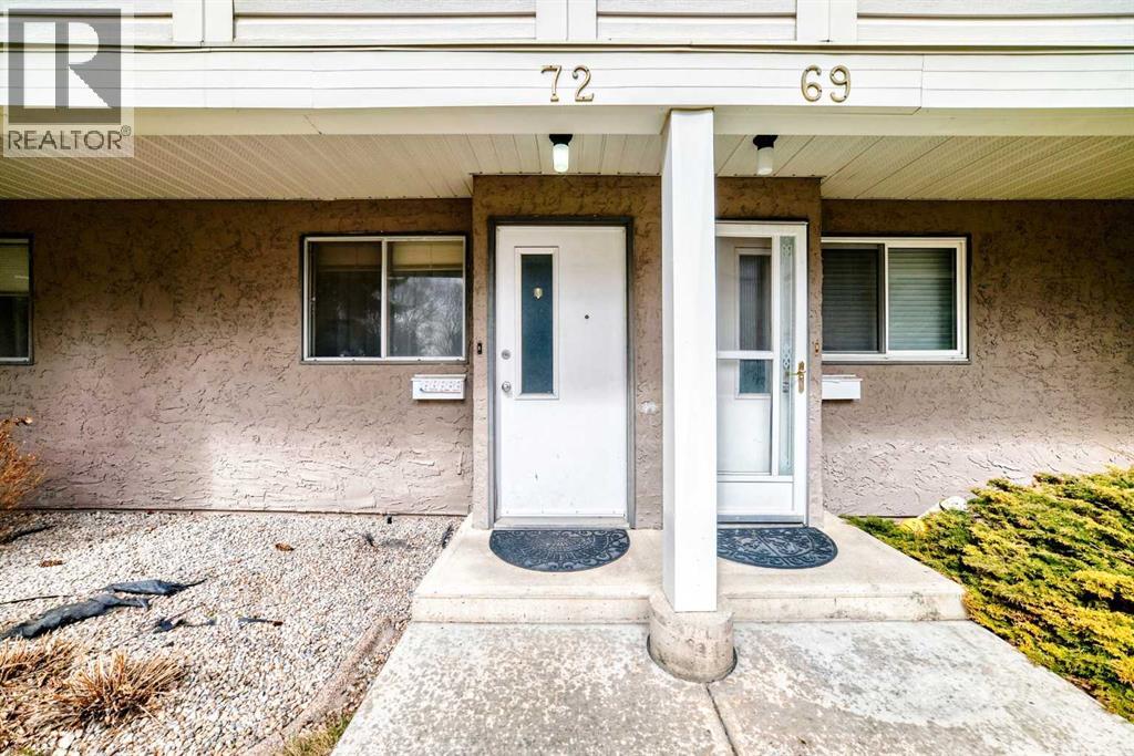 72, 3015 51 Street SW