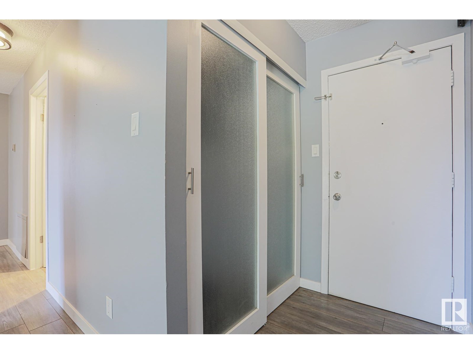 #211 18204 93 AV NW