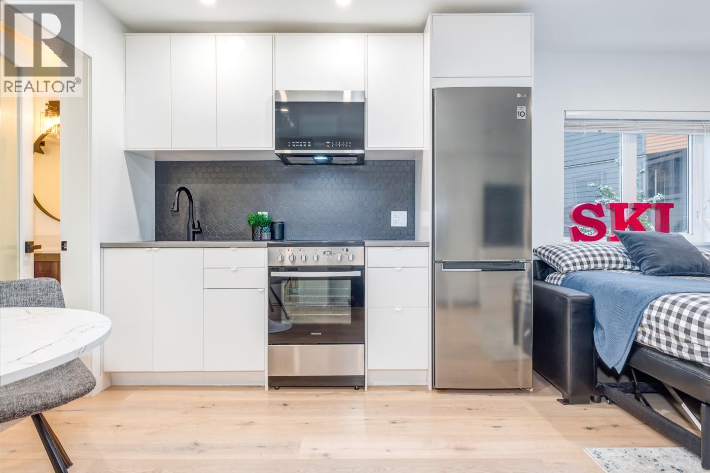 318 2111 WHISTLER ROAD