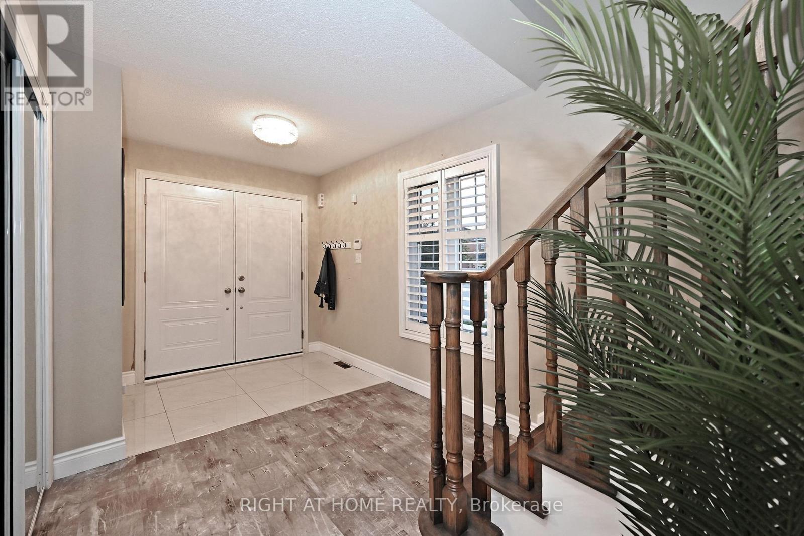 73 BLOOMGATE CRESCENT