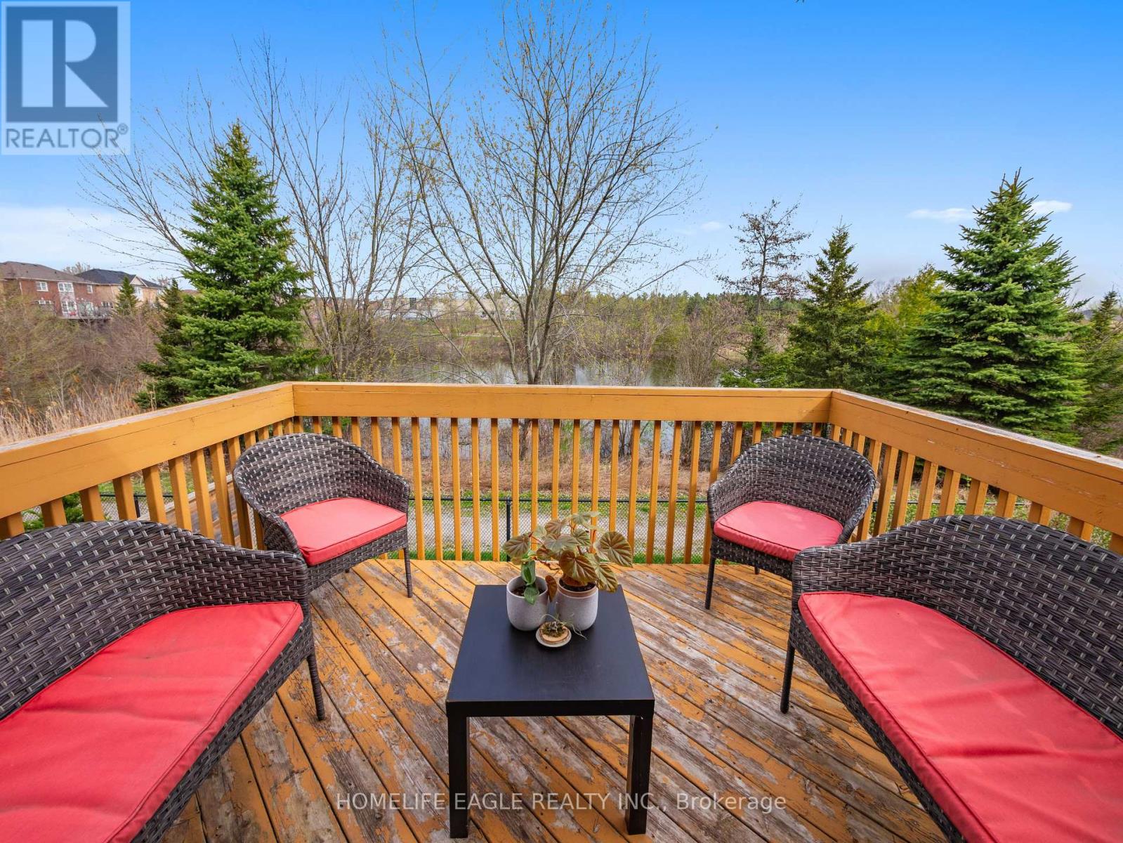 257 CHILCOTT CRESCENT