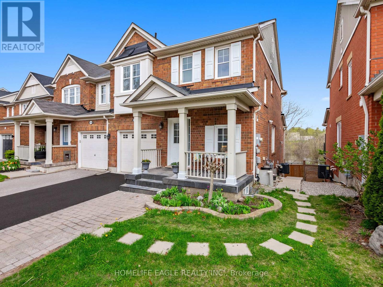 257 CHILCOTT CRESCENT