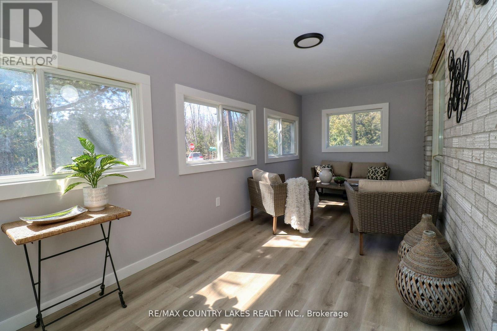 3 PINEWOOD BOULEVARD