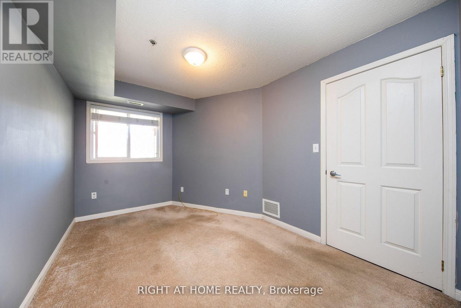 222 - 5225 FINCH AVENUE E