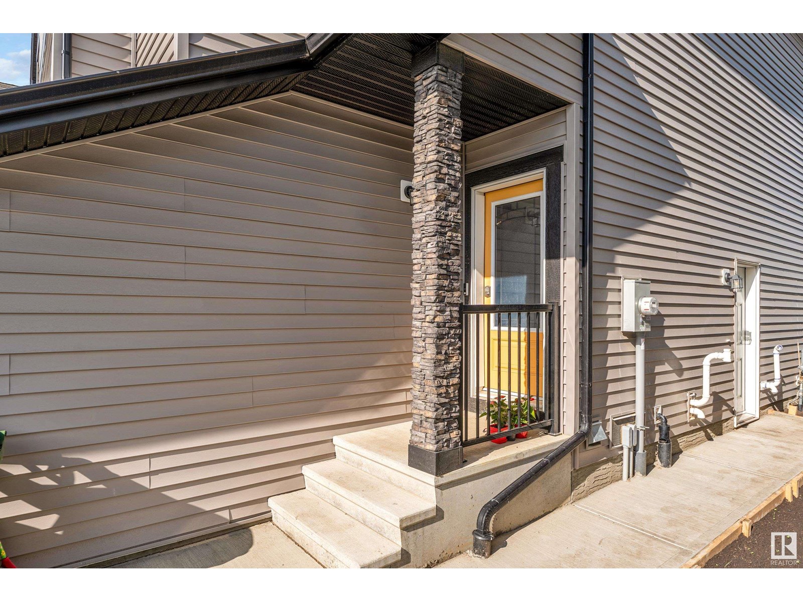 1411 12 ST NW