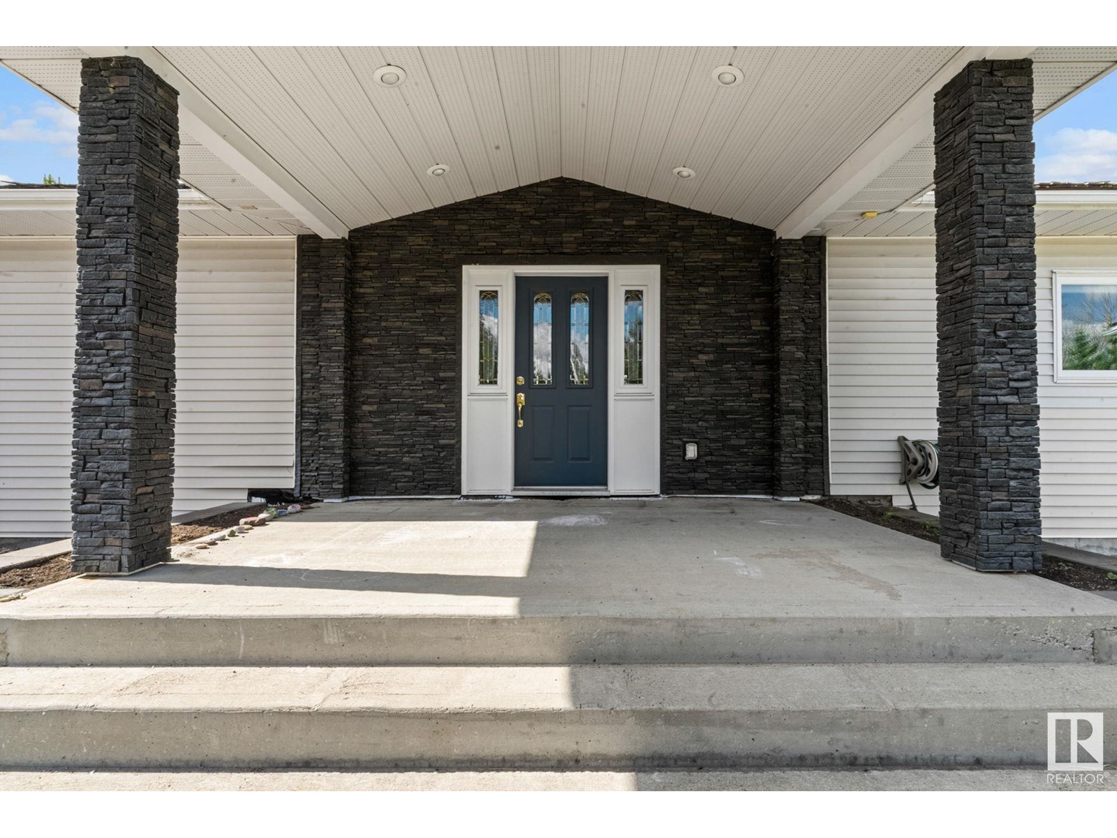 #277 52514 RGE ROAD 223