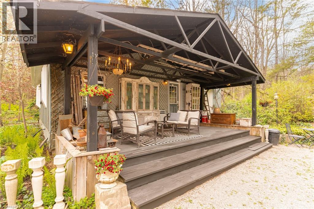 1097 MINERAL SPRINGS Road