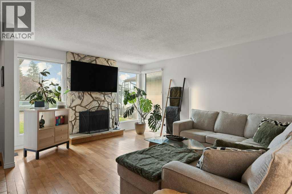 167 Deerpath Court SE