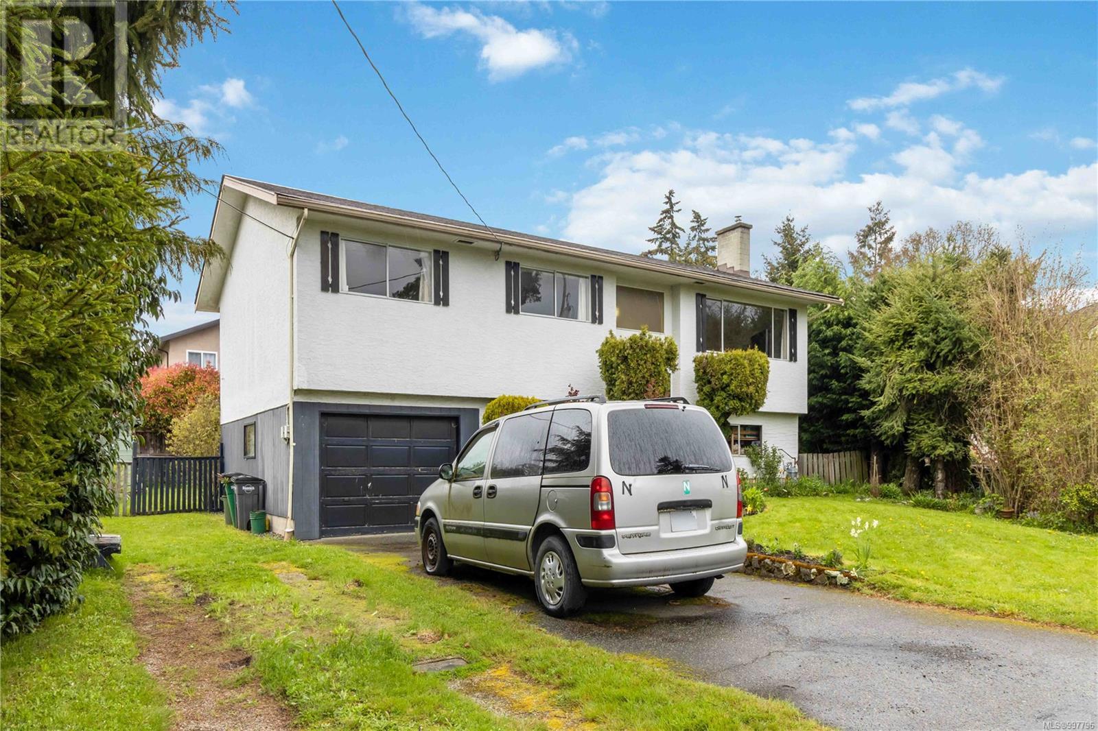 906 Lavender Ave