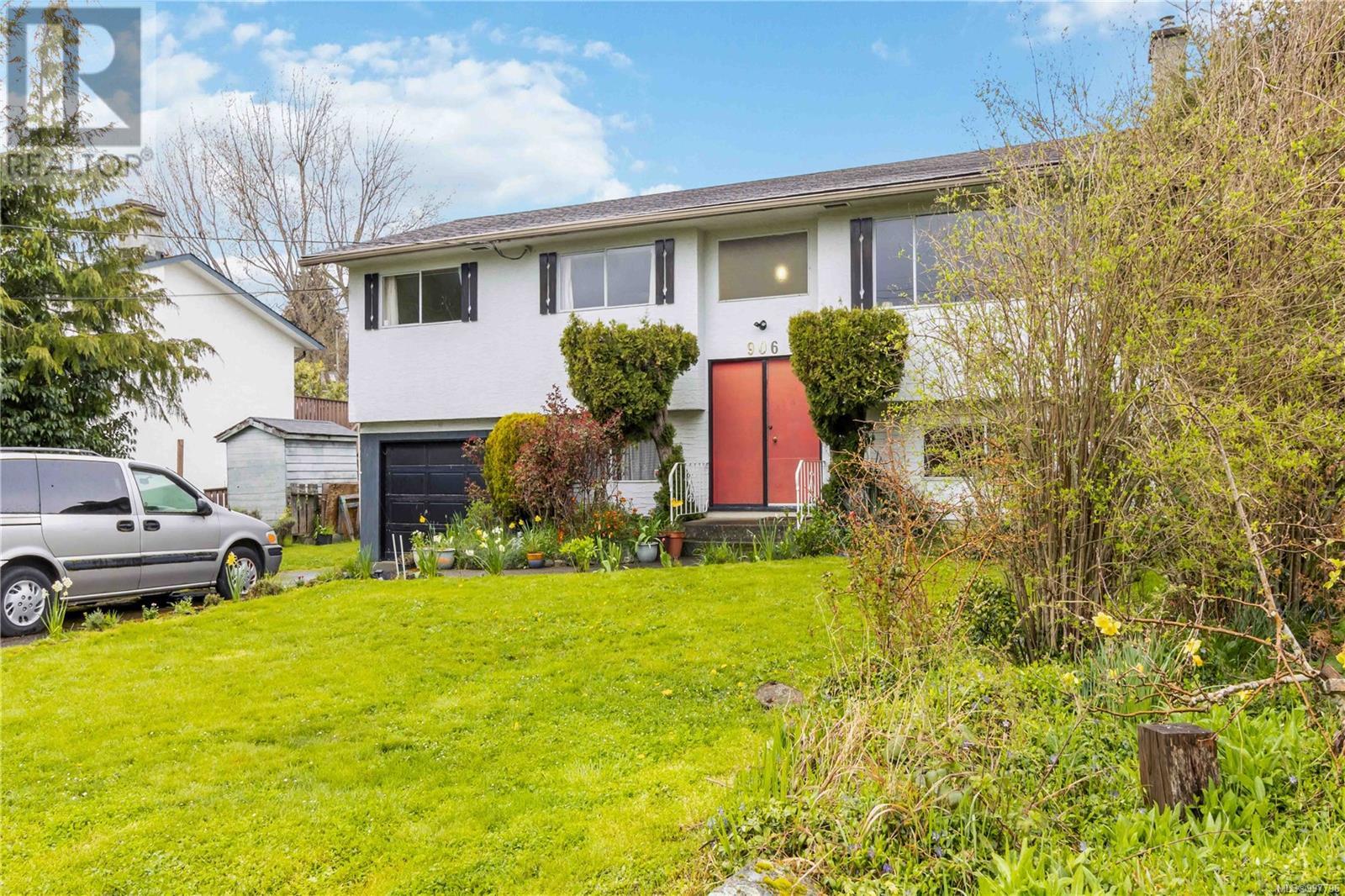 906 Lavender Ave