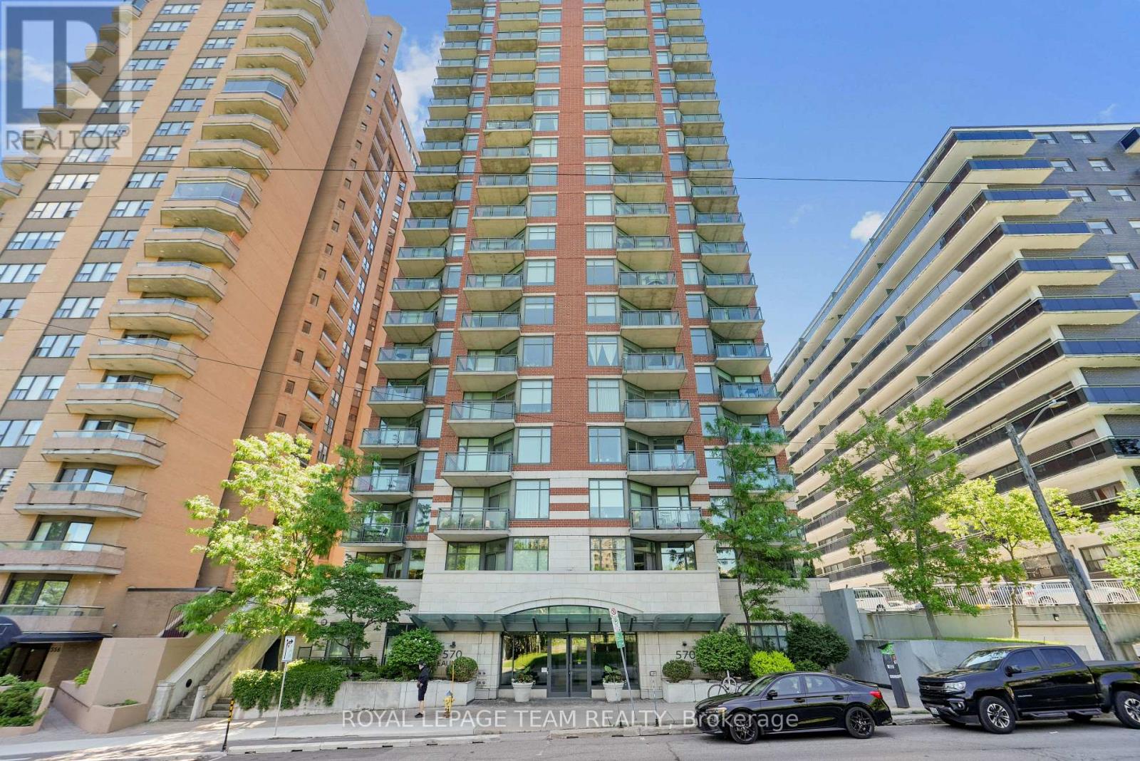 1905 - 570 LAURIER AVENUE W