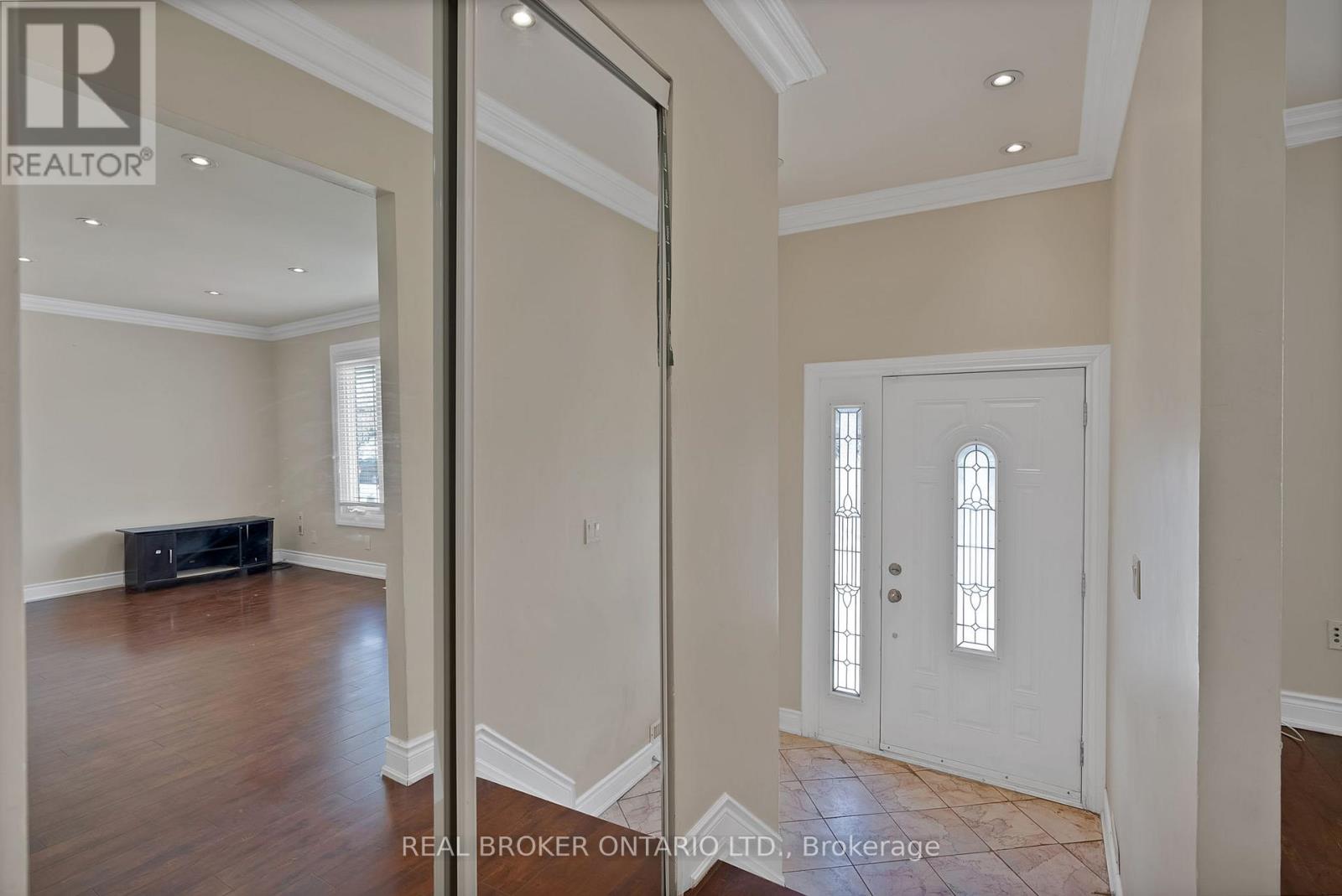 MAIN FL - 251 VODDEN STREET E