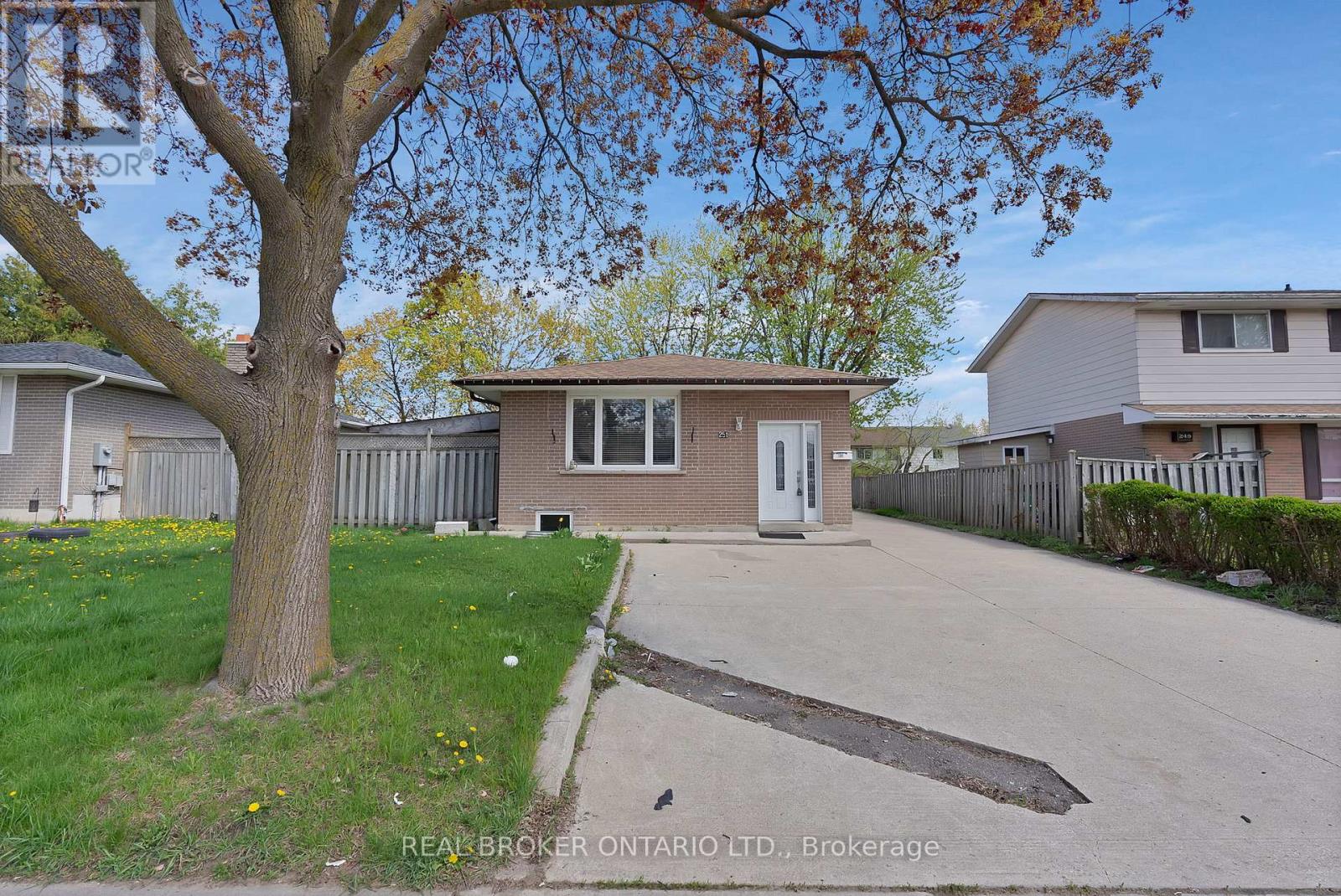 MAIN FL - 251 VODDEN STREET E