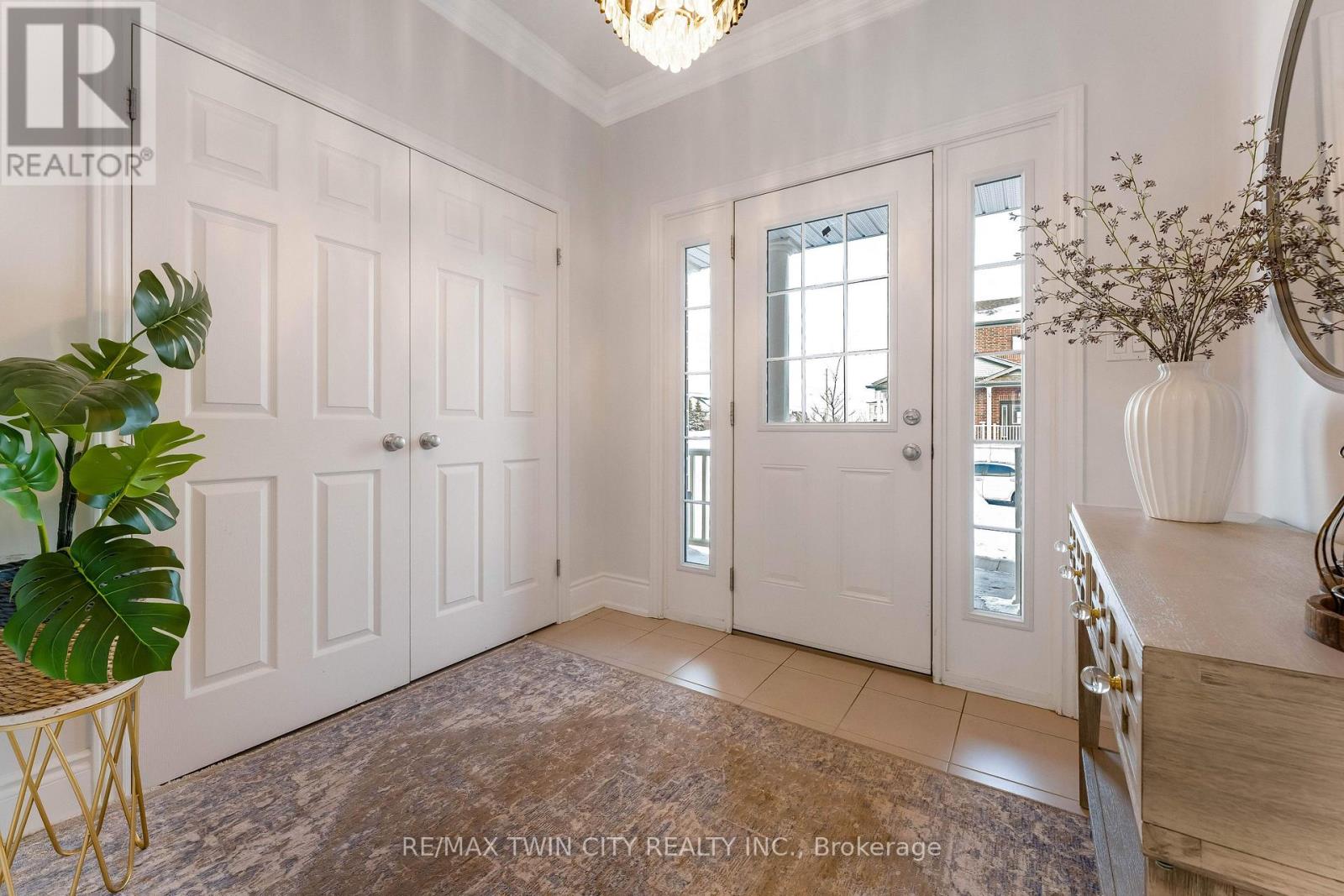 565 FLORENCEDALE CRESCENT