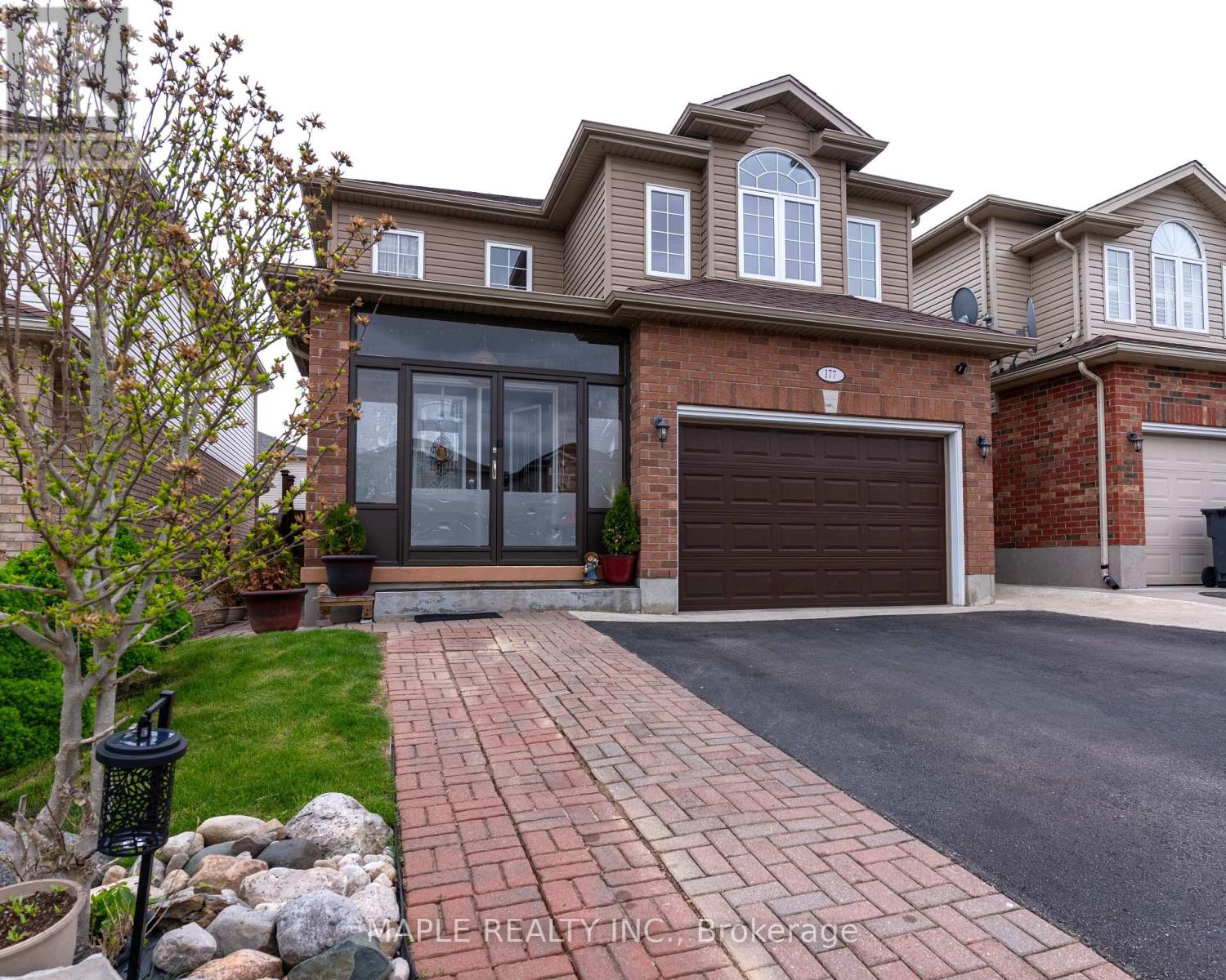 177 CURZON CRESCENT