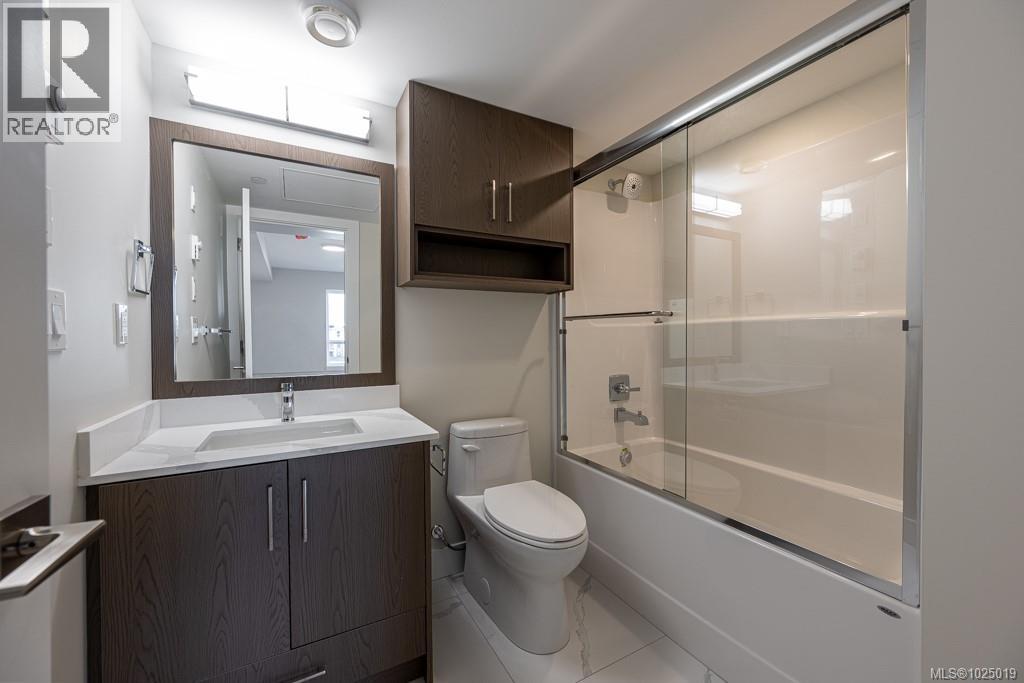 211 171 Jensen Ave W