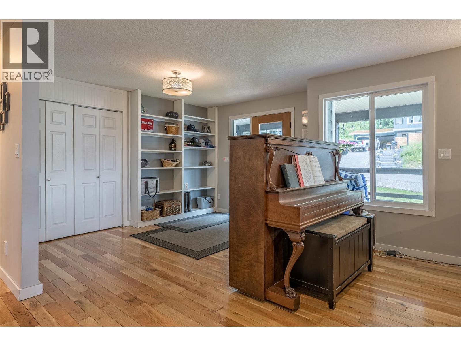 3286 Upper McLeod Road