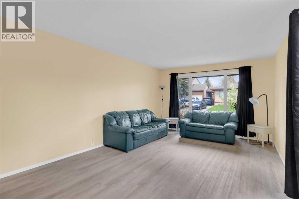 403 Cannington Close SW