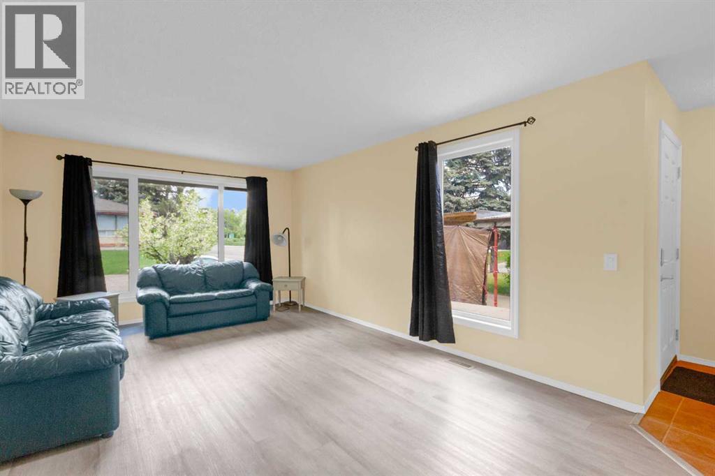 403 Cannington Close SW