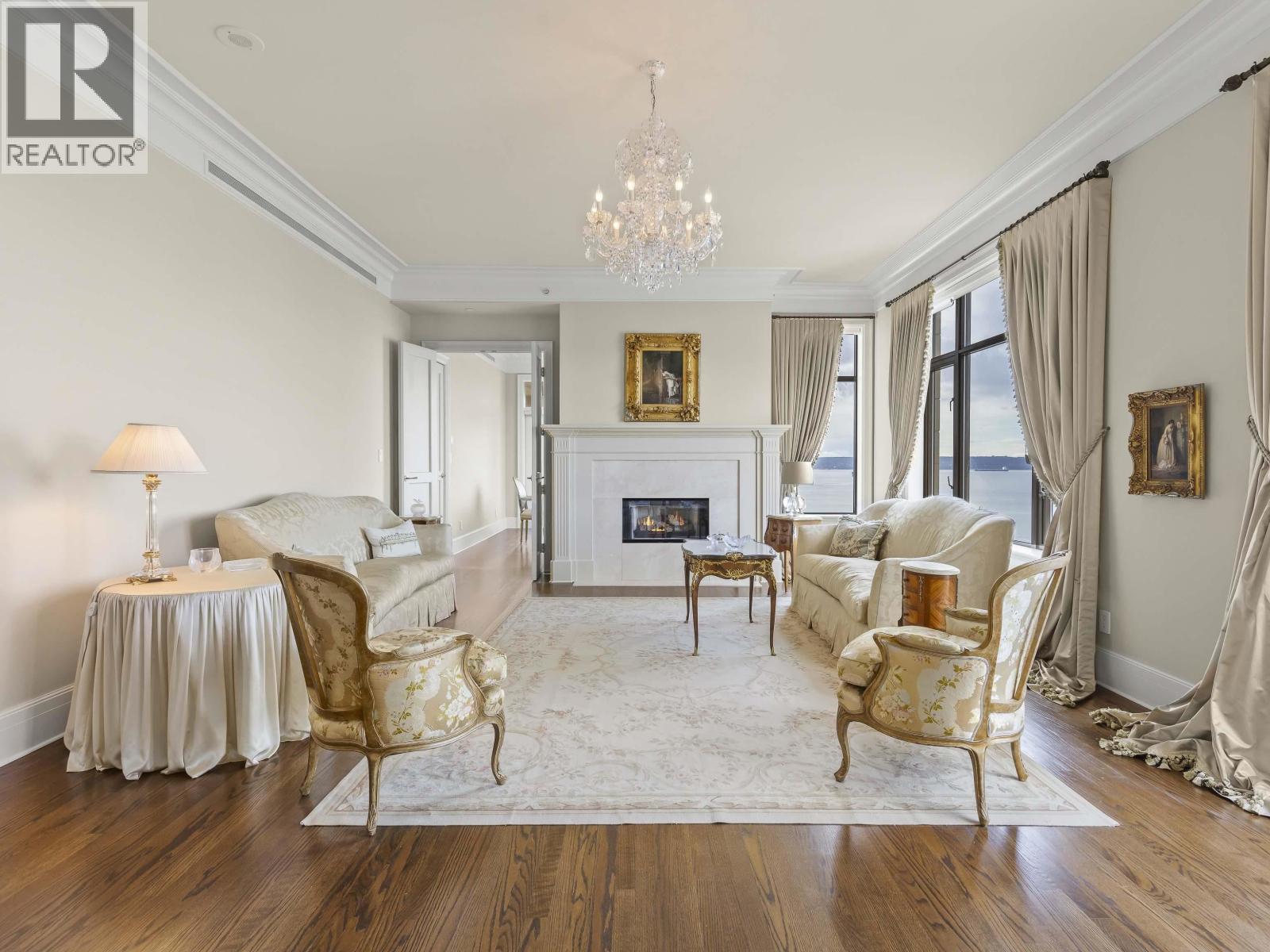 1201 2288 BELLEVUE AVENUE