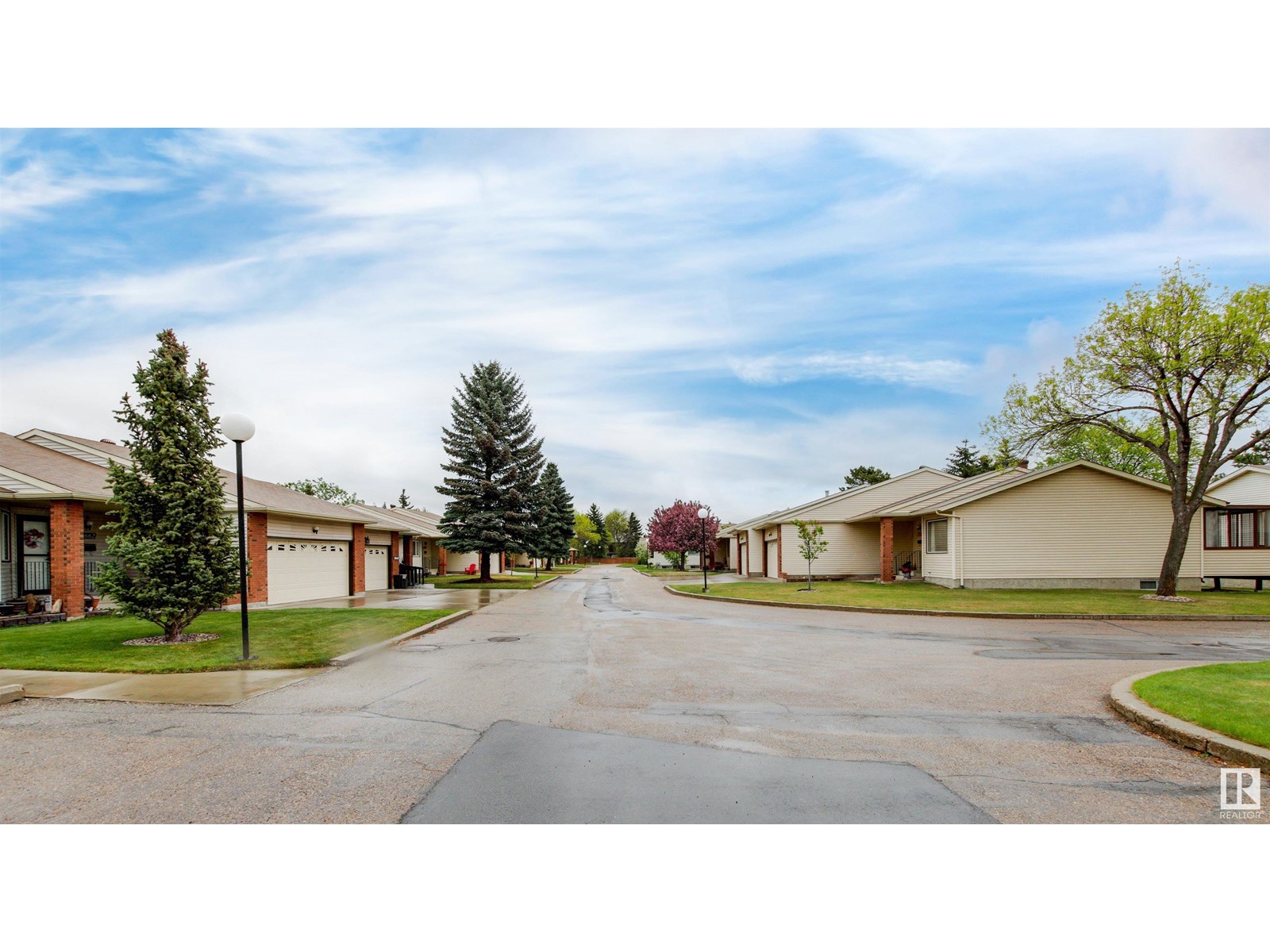 10632 153 AV NW