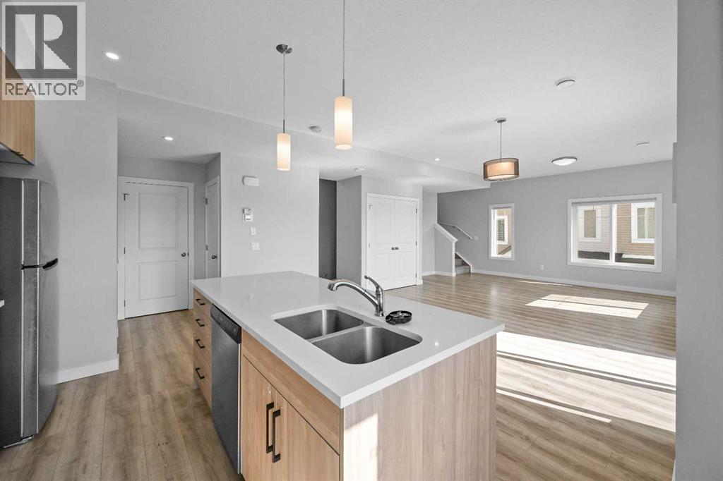 384 Canals Crossing SW