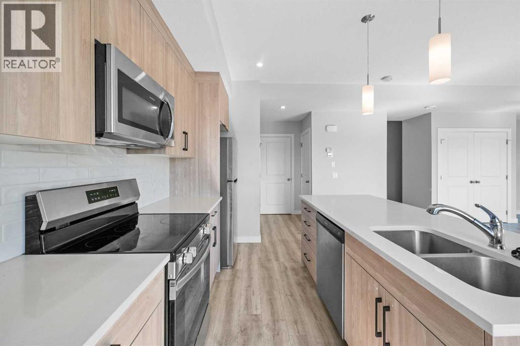 384 Canals Crossing SW