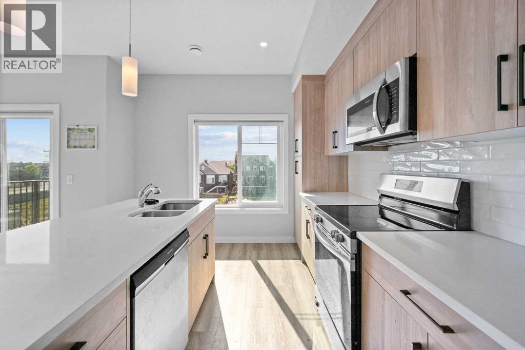 384 Canals Crossing SW