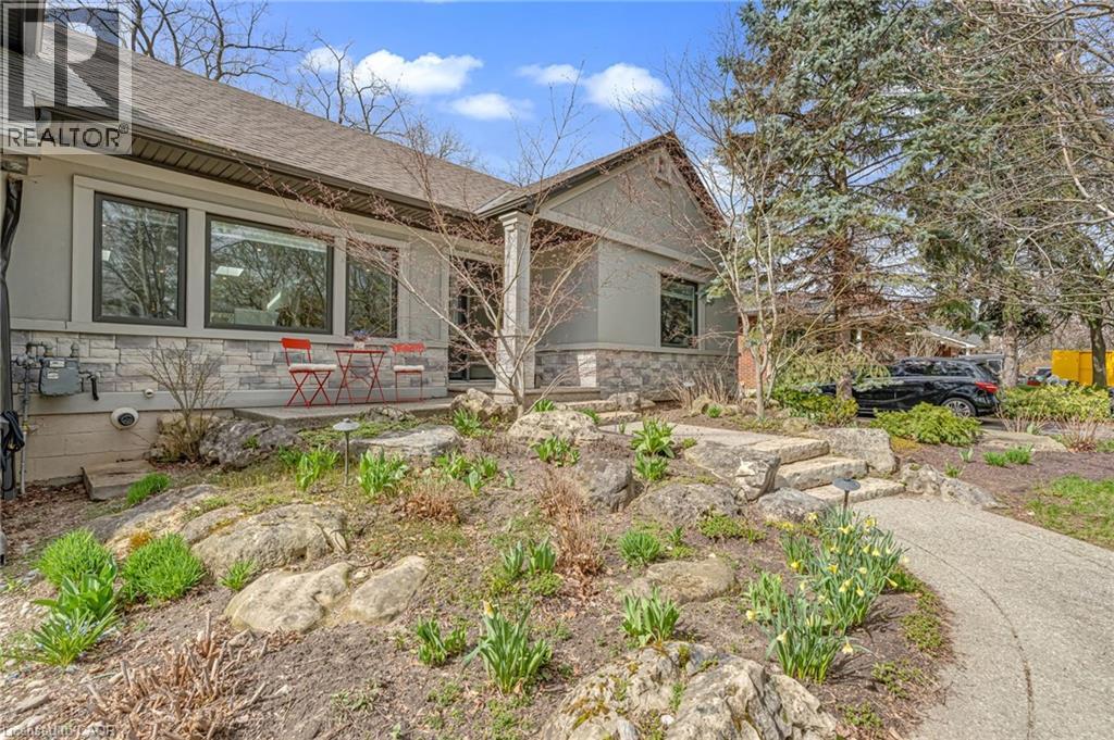 2123 DEYNCOURT Drive