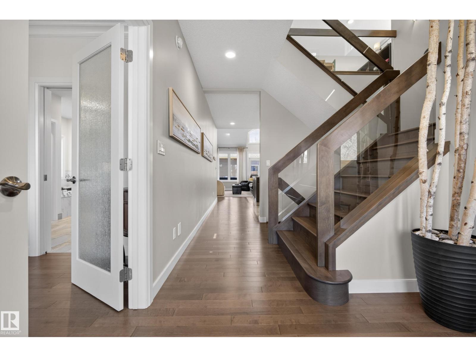 9245 87 ST NW