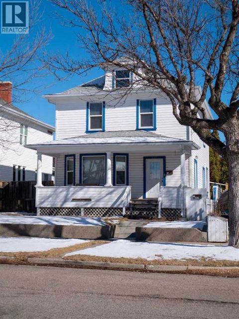 643 8 Street S Lethbridge AB T1J2K2