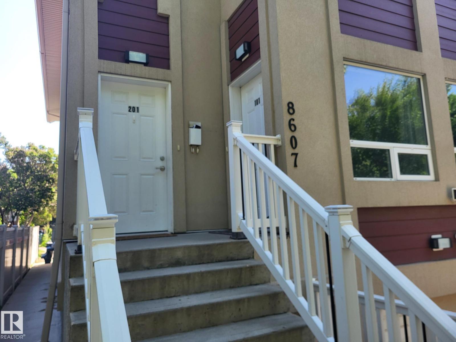 8607 108A ST NW
