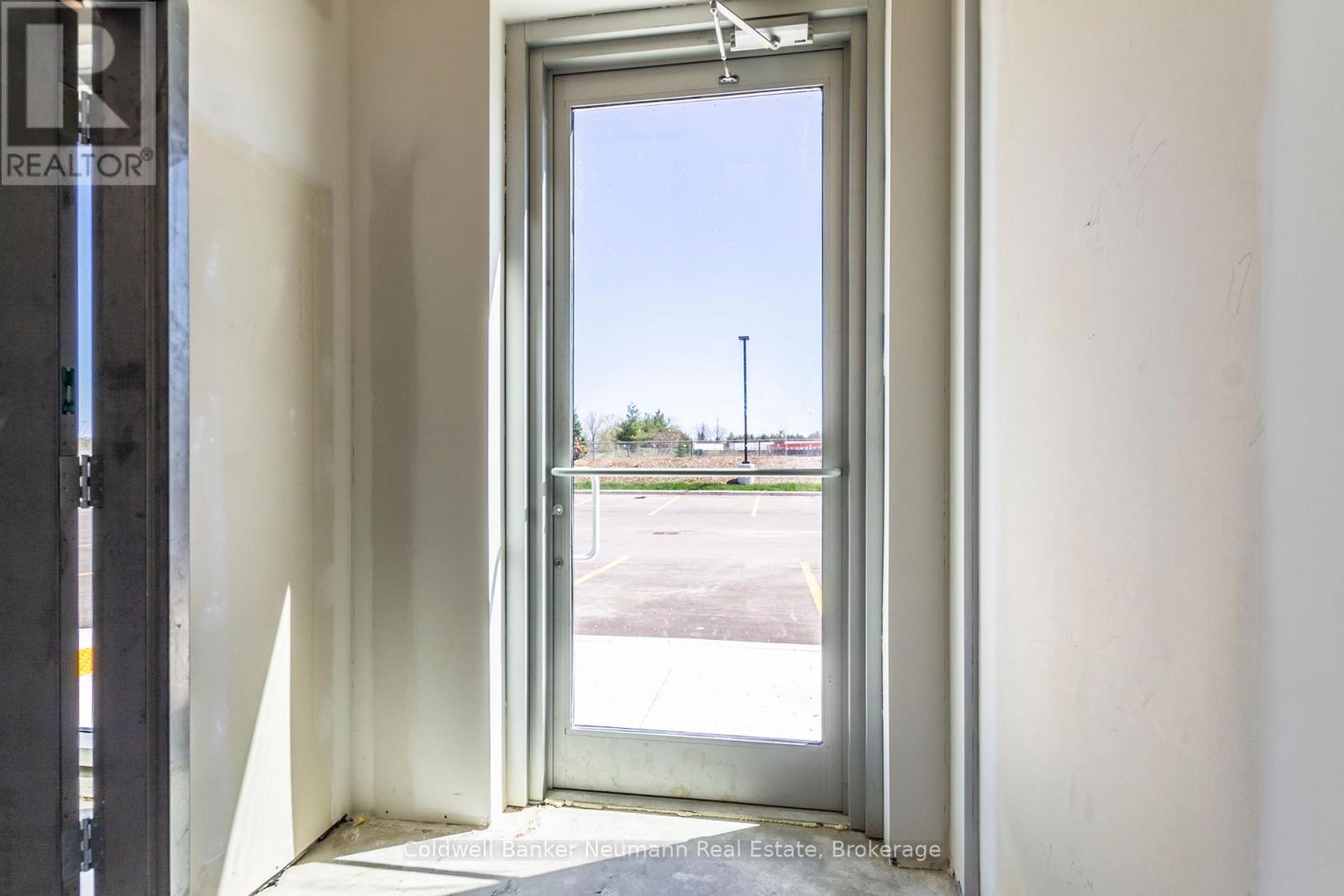 28 - 589 HANLON CREEK BOULEVARD