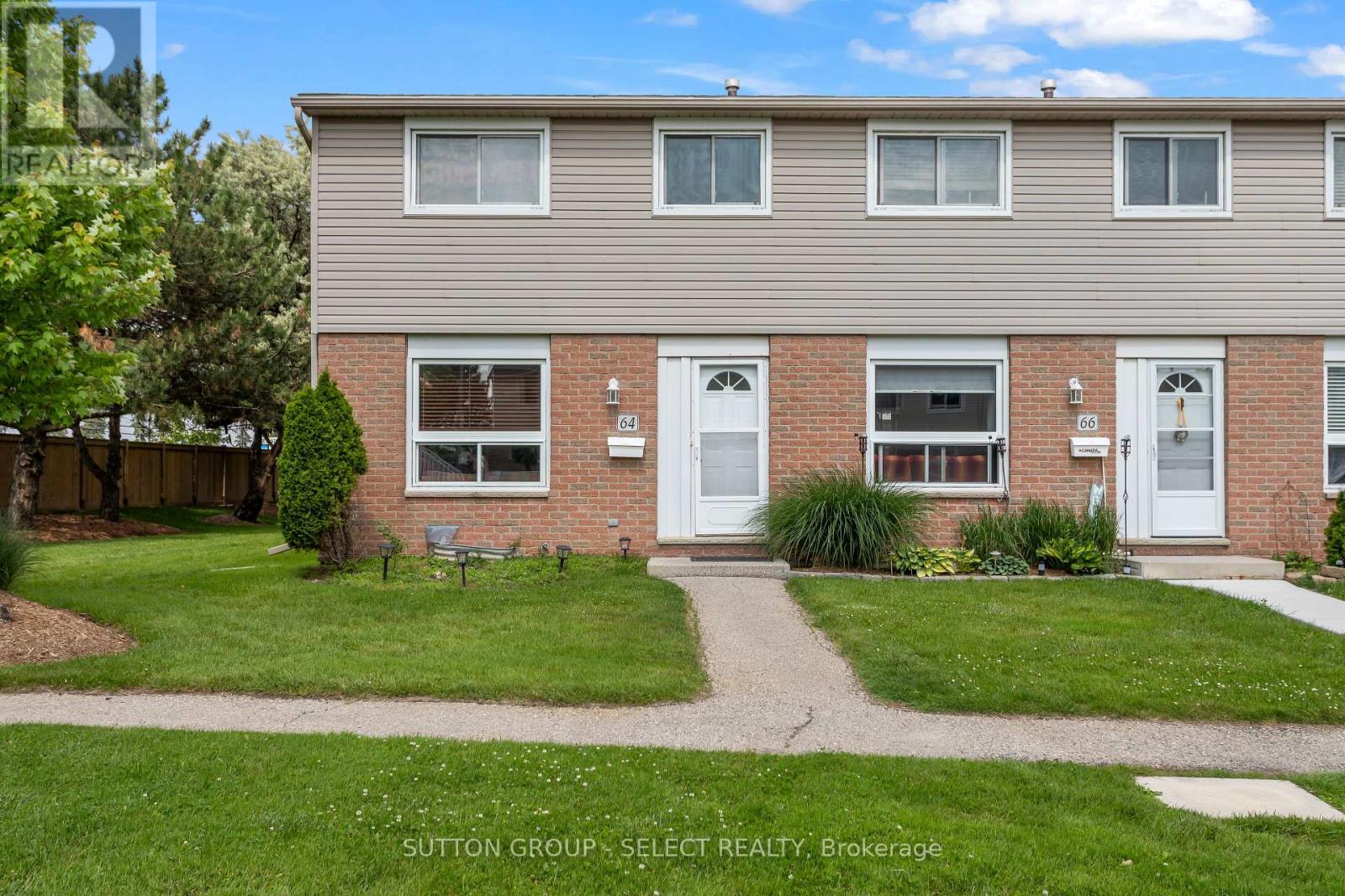 64 - 40 TIFFANY DRIVE