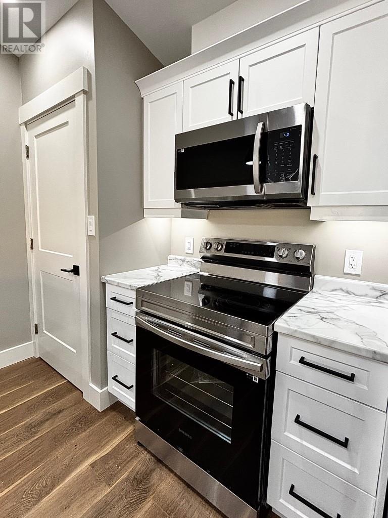 15 621 Murphy Street