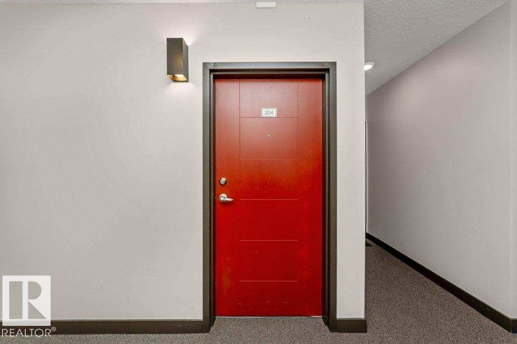 #204 10126 144 ST NW