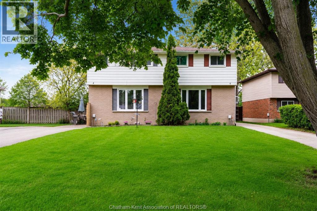 Photo 1 of 33 — 4 Donalda DRIVE, Chatham, ON N7L4J5