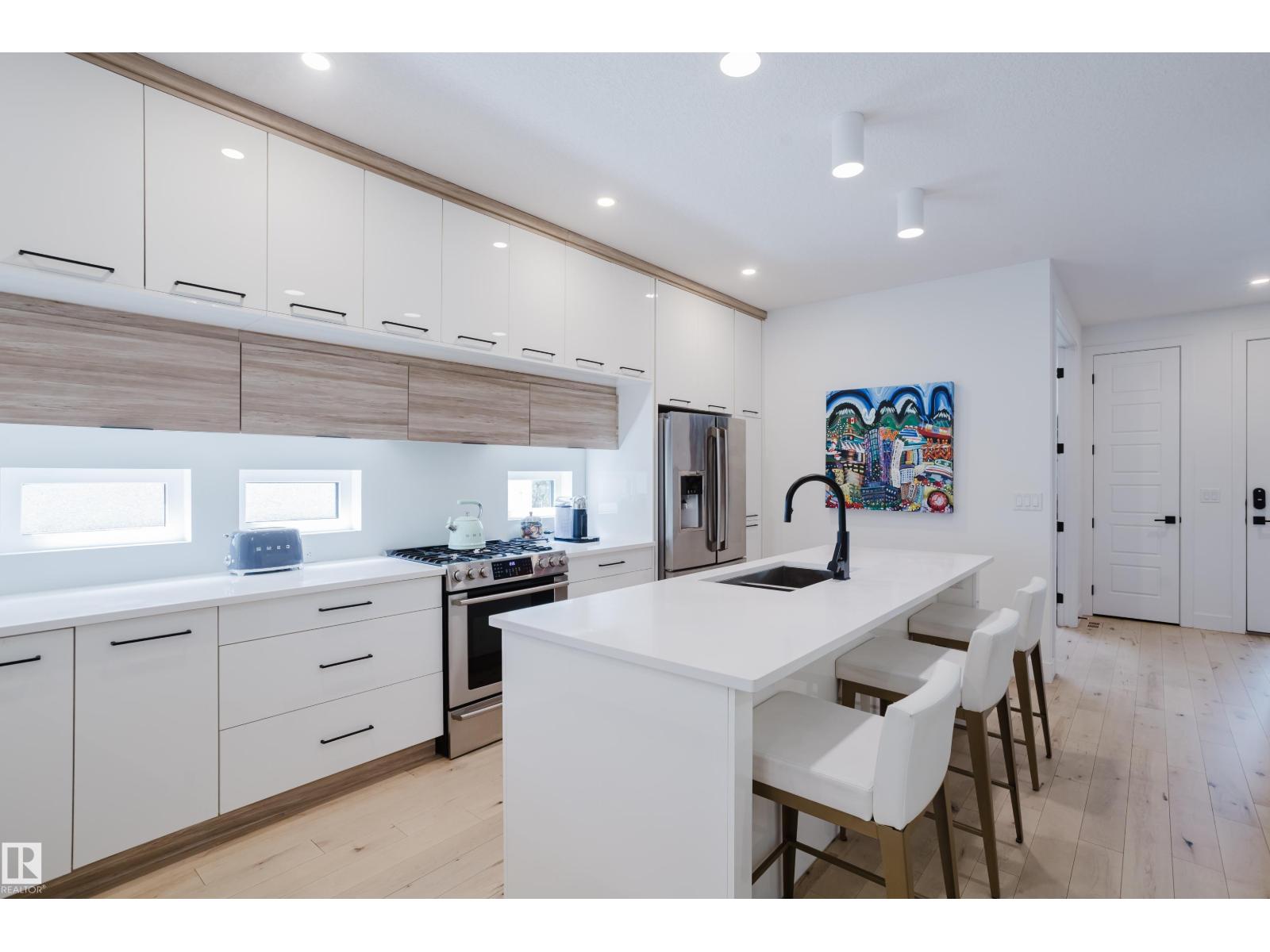 10833 140 ST NW
