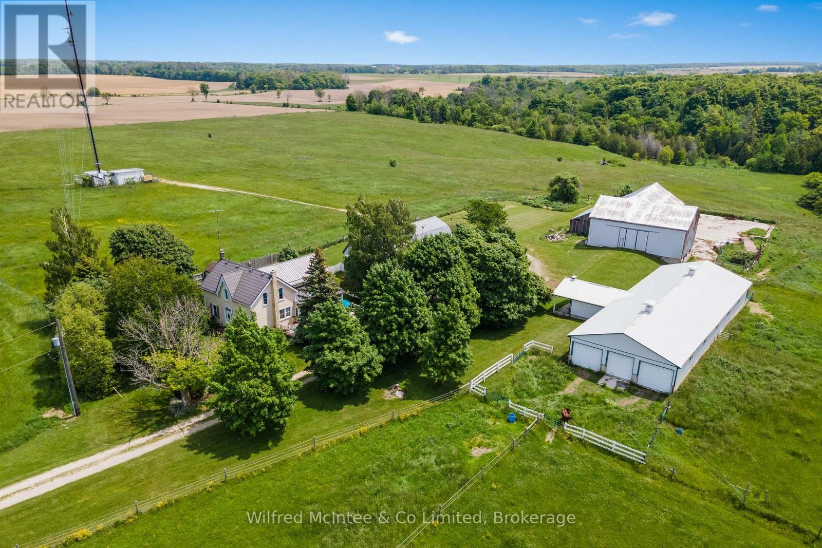 952 BRUCE ROAD 23