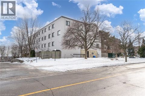 1036 FALGARWOOD Drive Unit# 79 Oakville ON L6H2P3