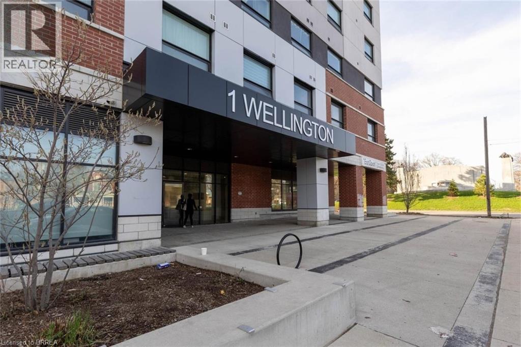 1 WELLINGTON Street Unit# 817
