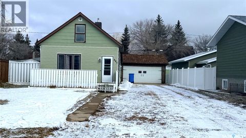 805 George STREET Estevan SK S4A1M3